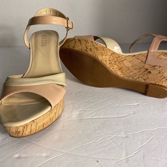Ladies Guess wedge heel sandals size 9 1/2 gently worn very cute - Picture 8 of 10